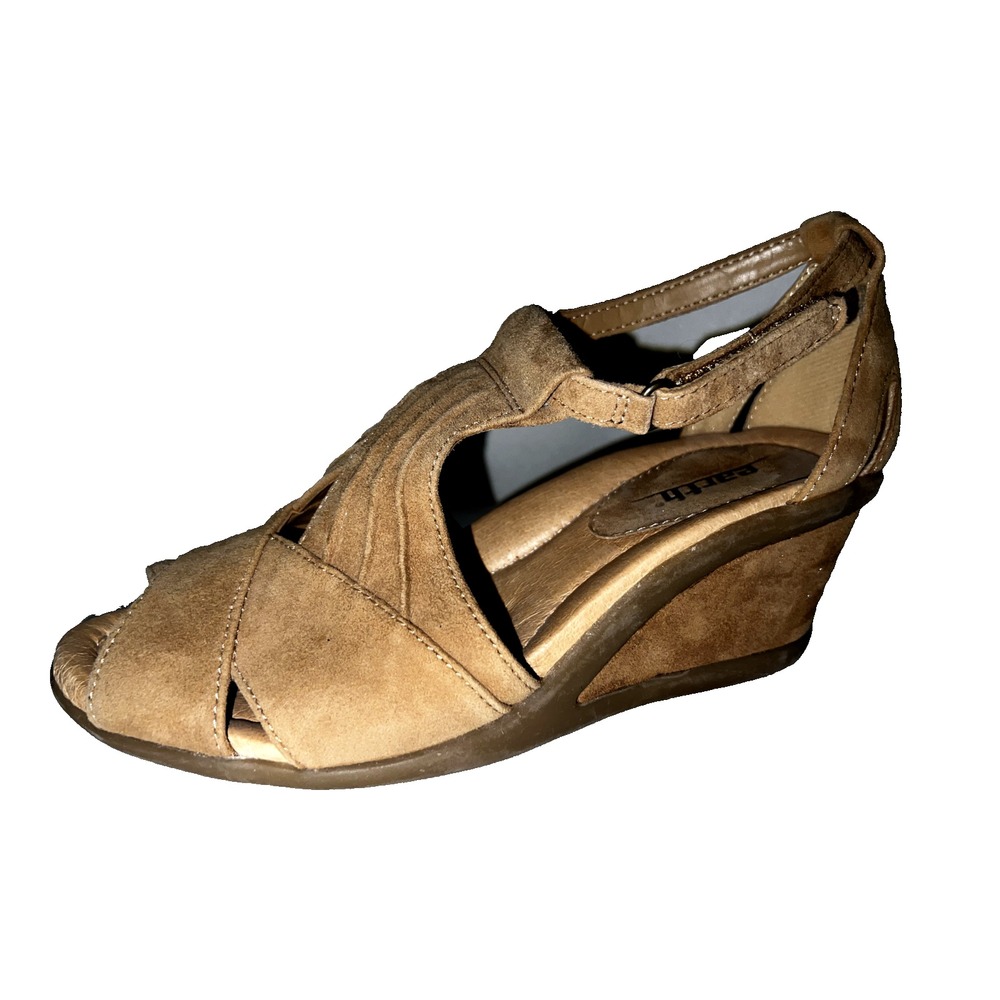 Earth Womens 6.5 Tan Leather Pleated T-Strap Wedge CURVET Comfort Wedges Sandals